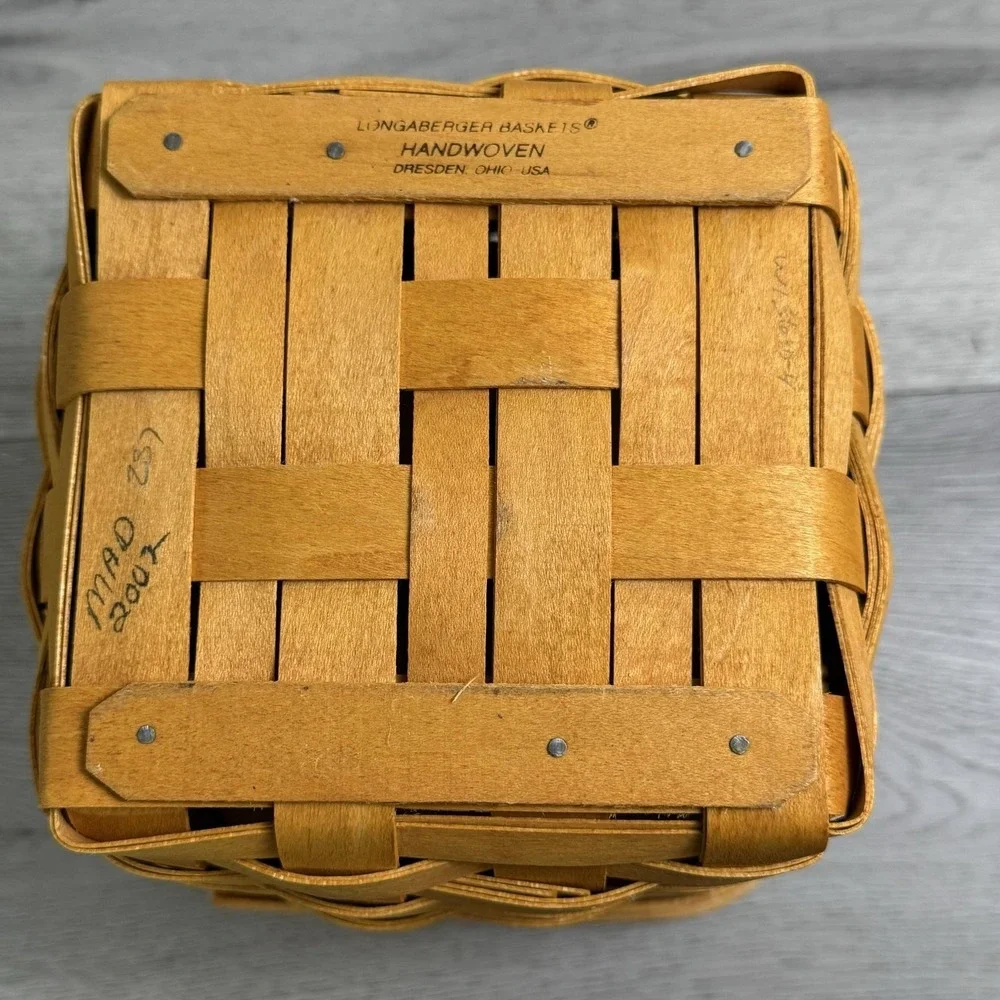 Longaberger 1997 Tissue Basket, Liner, & Lid